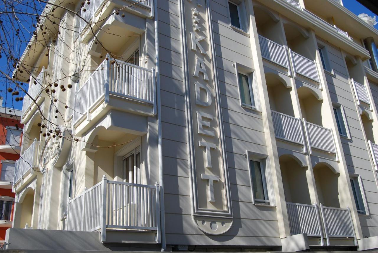Hotel Kadett Rímini Exterior foto